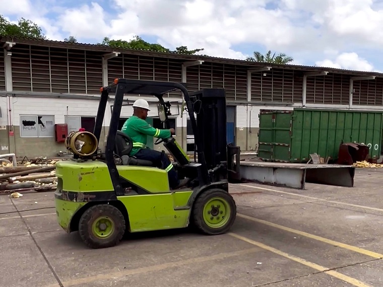 reciclemais-empilhadeira